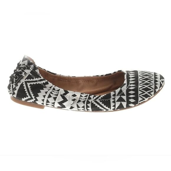 🔹️NWT Lucky Black & Cream Tribal Aztec "Echo 2" Laced Ballet Flats Size 8 - Picture 1 of 12